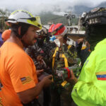 Rescatistas despliegan drones y perros para evaluar el rescate de un niño en La Guaira