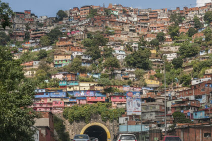 Denunciaron que decenas de viviendas en Catia presentan graves daños tras terremotos