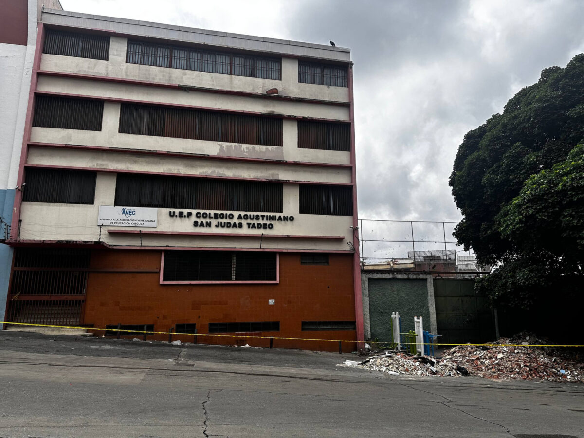 Colapsó parte de la estructura del Colegio San Judas Tadeo de La Pastora en Caracas tras los terremotos