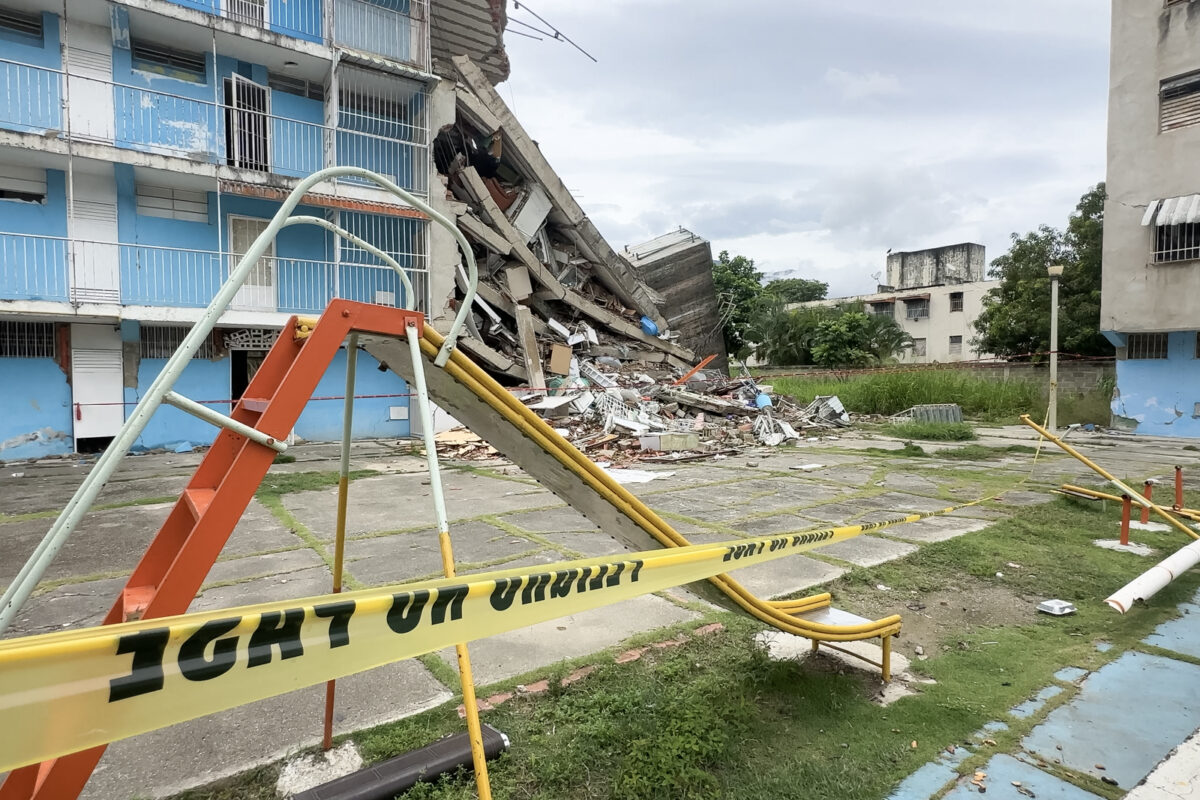 Los afectados por el terremoto en Guarenas esperan las inspecciones para saber qué pasará con sus hogares