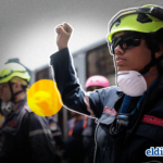 Bajo los escombros buscan el latido de la esperanza: la abnegación del Cuerpo de Bomberos Voluntarios de la UCV