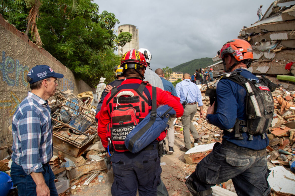 EE UU aseguró que la búsqueda de sobrevivientes sigue siendo la prioridad tras los terremotos en Venezuela