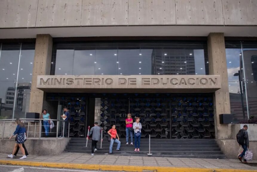 Ministerio de Educación reanudó la atención presencial para trámites administrativos