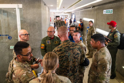 Fuerza Aérea de EE UU anunció que apoya operaciones en el aeropuerto de Maiquetía para agilizar la ayuda humanitaria