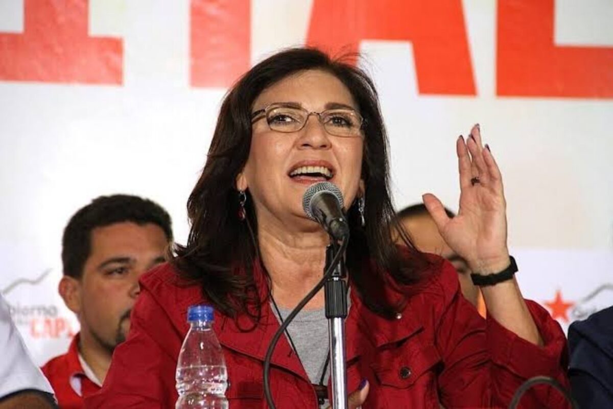 Jacqueline Faría: la constante oficialista que ahora se encargará del “renacimiento” de las zonas afectadas por los terremotos