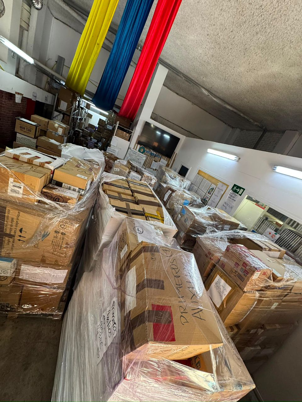 En España gestionan el envío de más de 200 toneladas de ayuda humanitaria a Venezuela