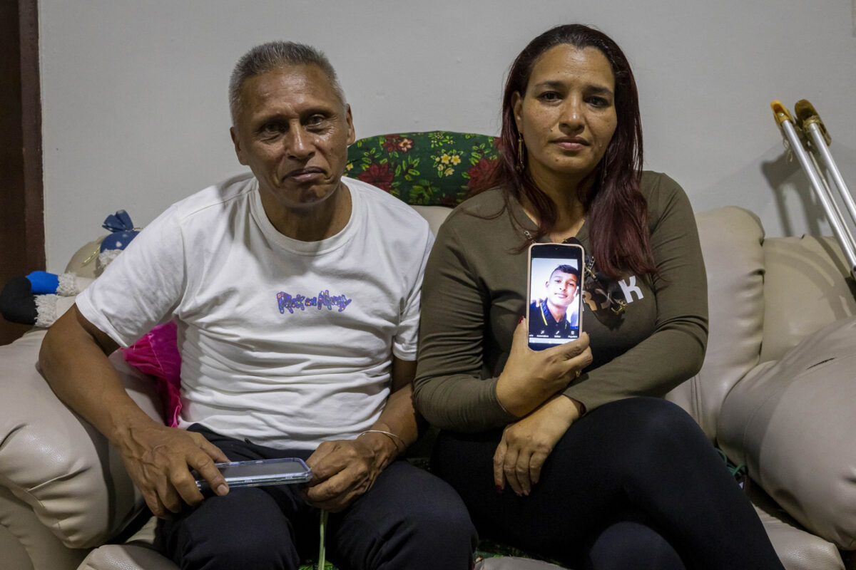 "No podemos dejar a nadie atrás": venezolanos siguen buscando desaparecidos un mes después