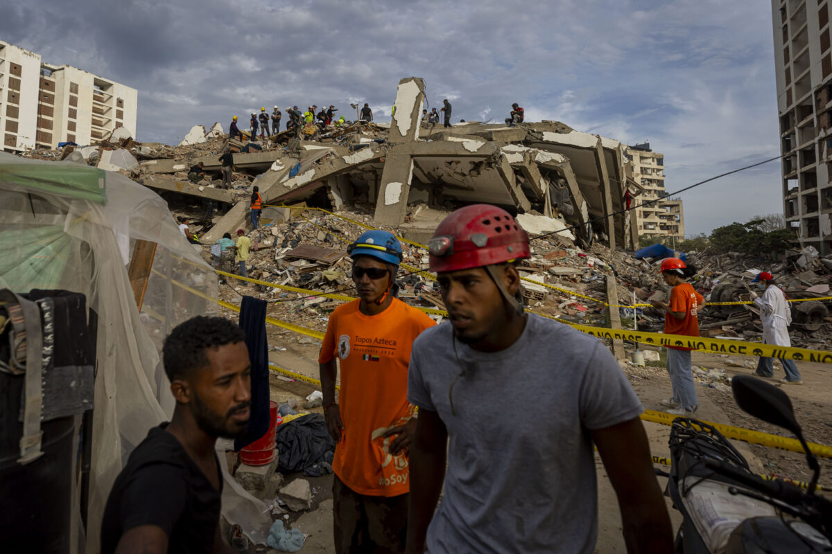 "No podemos dejar a nadie atrás": venezolanos siguen buscando desaparecidos un mes después