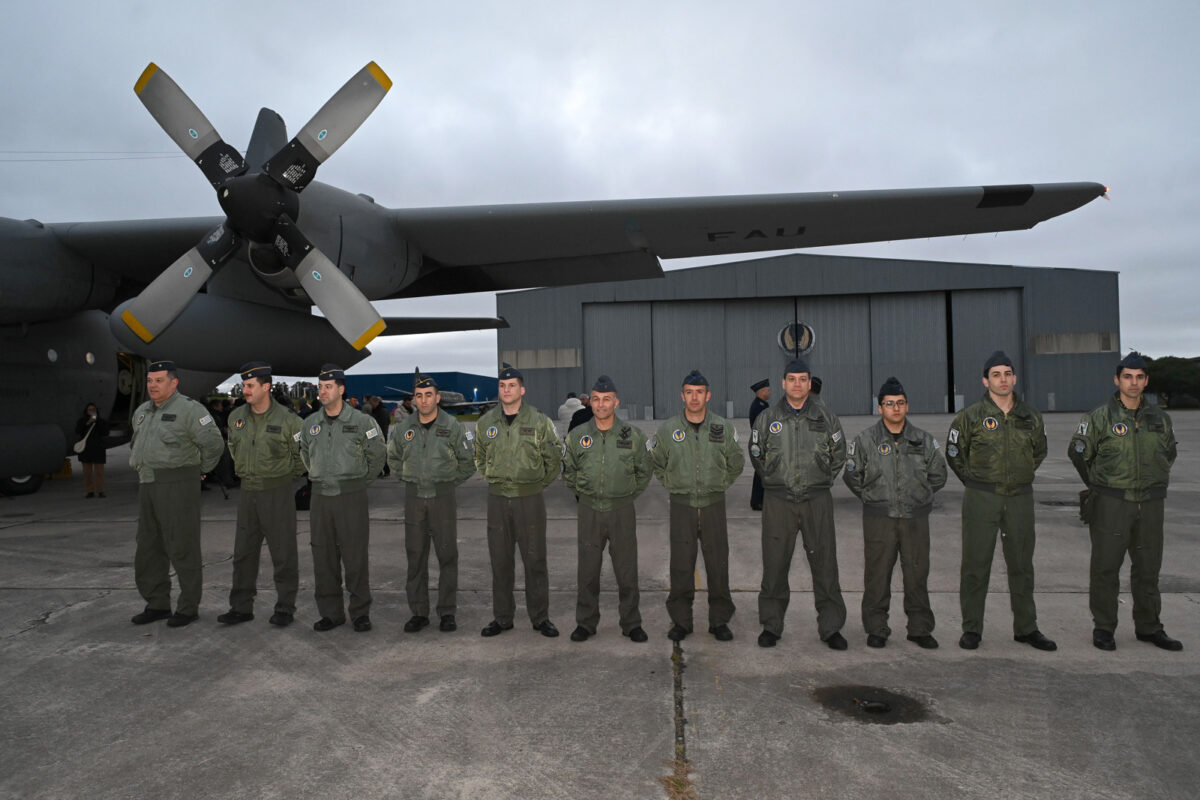 Uruguay envió el primer avión con ayuda humanitaria a Venezuela tras los terremotos