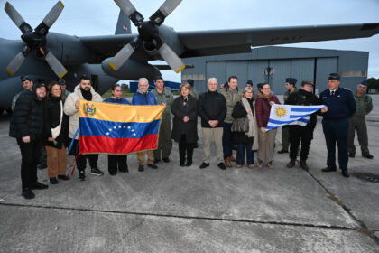 Uruguay envió el primer avión con ayuda humanitaria a Venezuela tras los terremotos