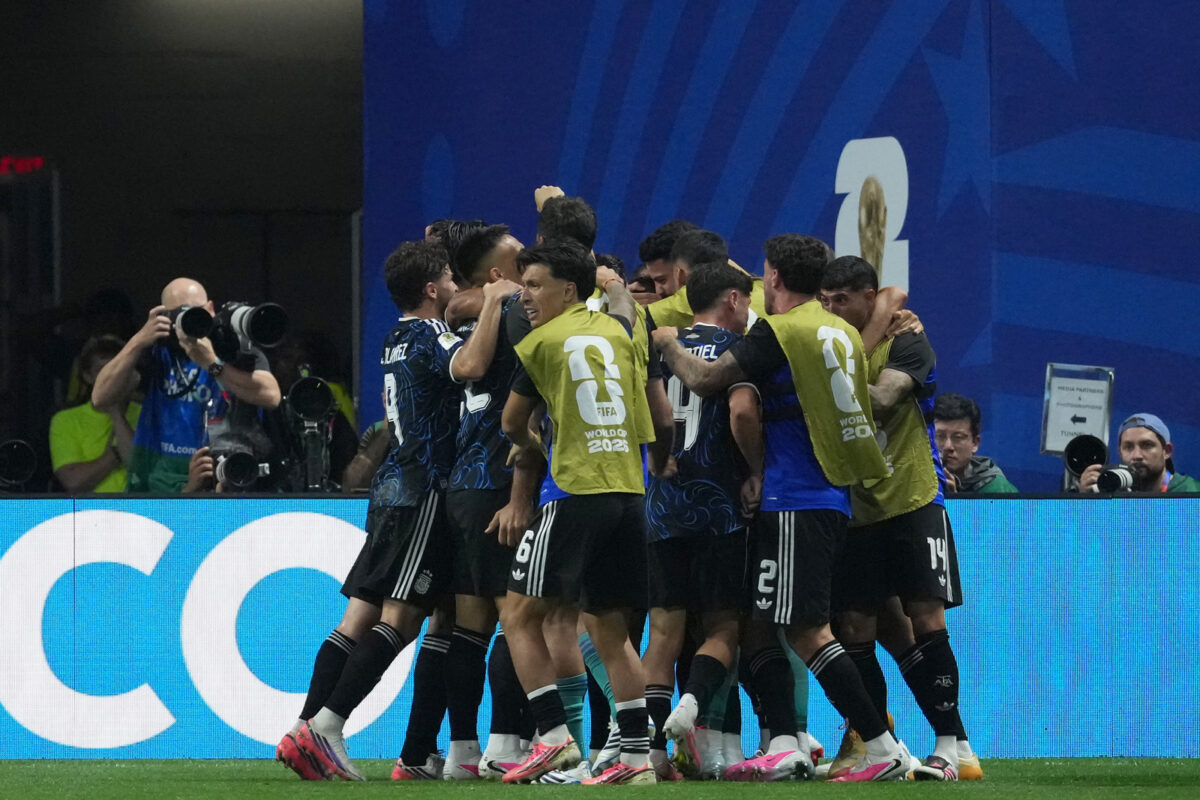 Argentina remontó contra Inglaterra y jugará su segunda final consecutiva del Mundial