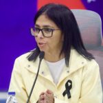 Delcy Rodríguez acusó a "laboratorios mediáticos" de promover el caos en La Guaira durante las labores de rescate
