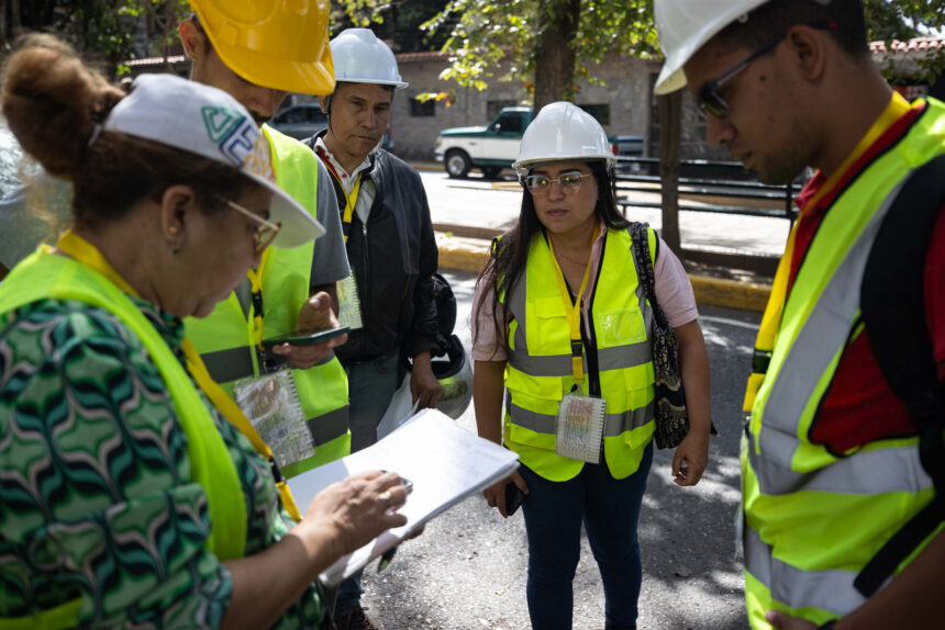 Sin hogar, pero evaluando viviendas: el rostro de la ingeniería tras los terremotos en Venezuela