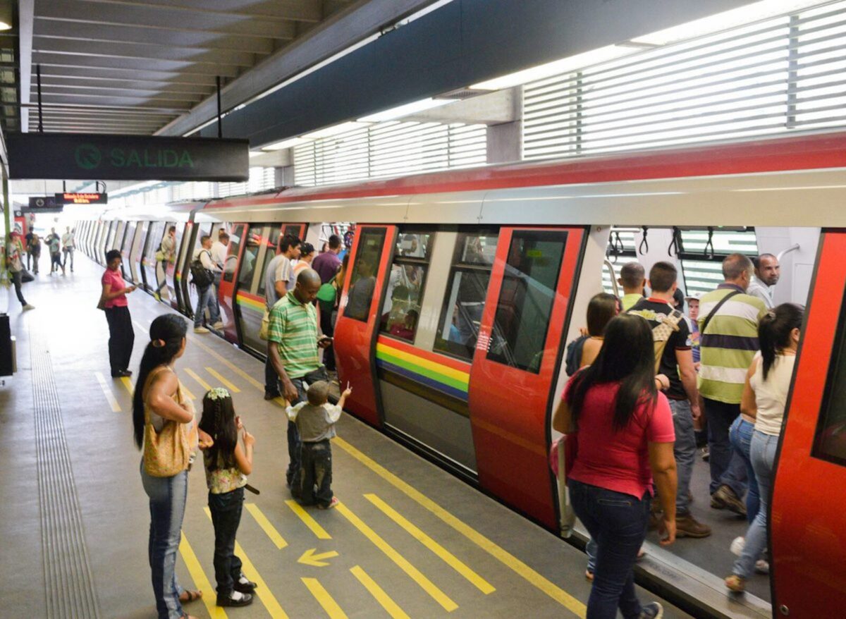 Metro de Los Teques reanudó sus operaciones tras culminar inspecciones