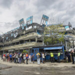La Guaira: entre largas filas para recibir comida y el retiro de cuerpos entre toneladas de escombros