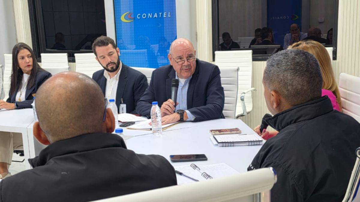 Conatel se reunió con SpaceX para formalizar su servicio en Venezuela