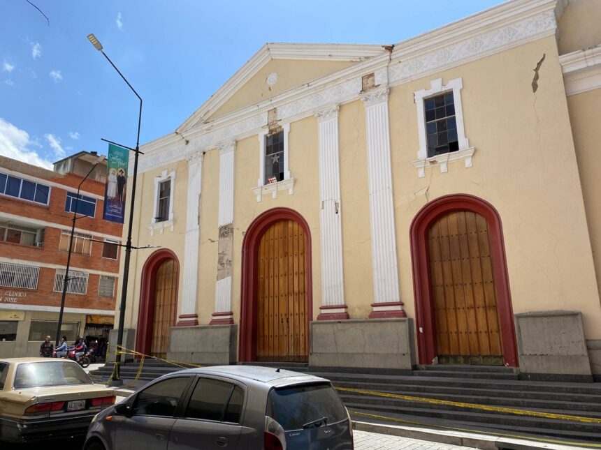 Los daños que sufrieron distintas iglesias de Caracas tras los terremotos