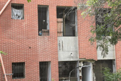 Denunciaron abandono y caos en el retén de Caraballeda durante el doble terremoto