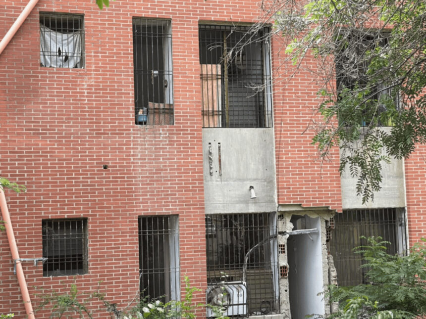 Denunciaron abandono y caos en el retén de Caraballeda durante el doble terremoto