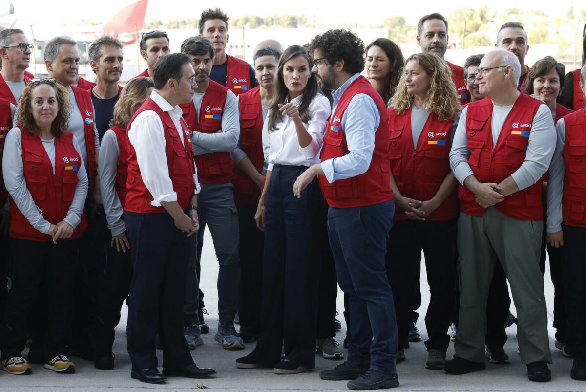 Un avión con voluntarios españoles partió a Venezuela para instalar un hospital de campaña