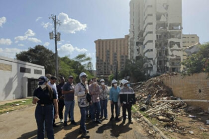 El ingeniero japonés Kit Miyamoto utiliza escaneos con IA para evaluar daños en Venezuela