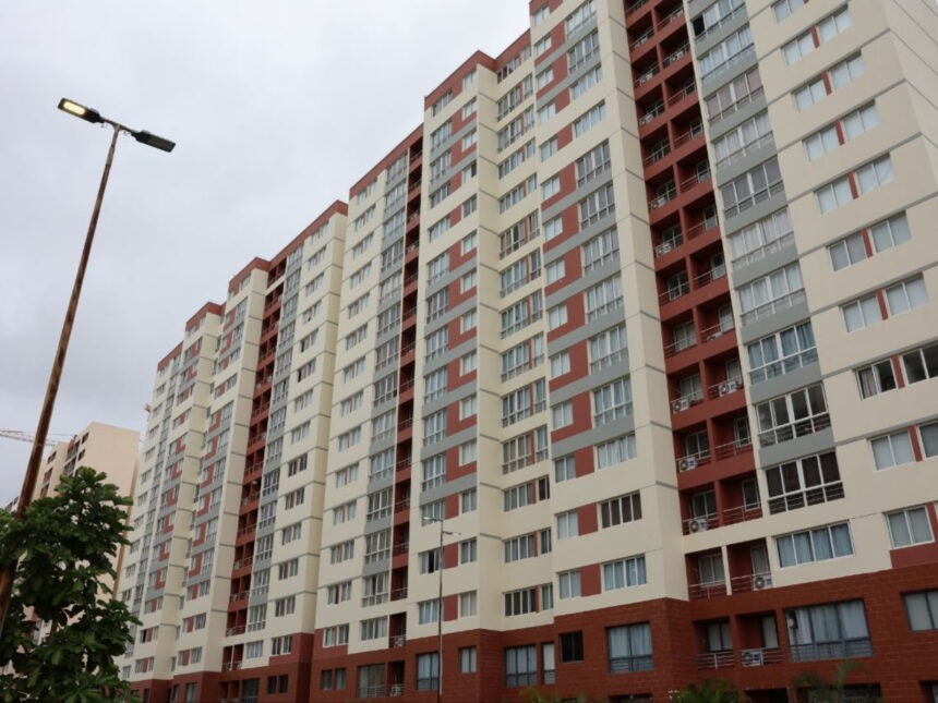 Gobierno encargado prometió entregar 4.000 viviendas a familias afectadas por los terremotos