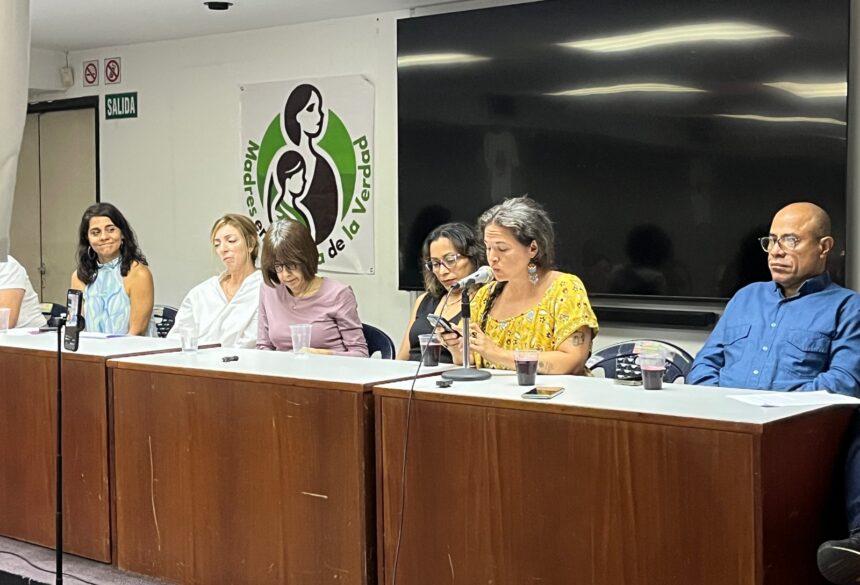 Madres y activistas presentaron un libro de crónicas sobre la represión poselectoral del 28 de julio de 2024