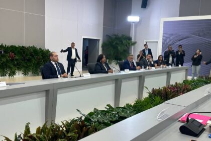 Comisión de la AN de 2015 y gobierno encargado se reúnen en La Carlota para iniciar el diálogo