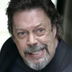 Murió el emblemático actor británico Tim Curry, recordado por “It” y “The Rocky Horror Picture Show”