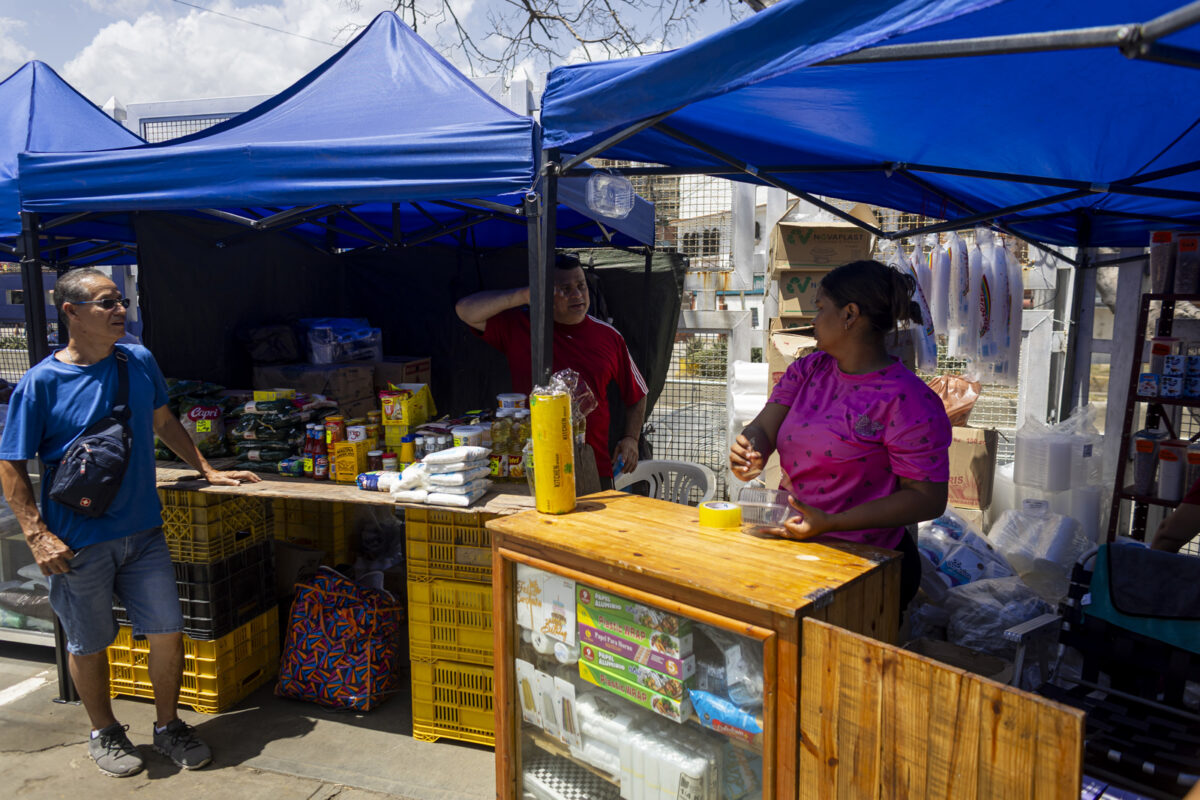 Pescadores y comerciantes luchan por recuperar su sustento tras los terremotos en Venezuela