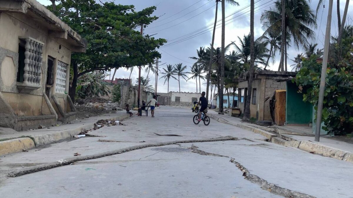Más de 90 familias enfrentan la incertidumbre habitacional tras dos meses del terremoto en Boca de Aroa