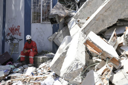 Al menos 265 muertos y 496 desaparecidos en el terremoto de Colombia