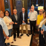 Dinorah Figuera junto con familiares de presos políticos