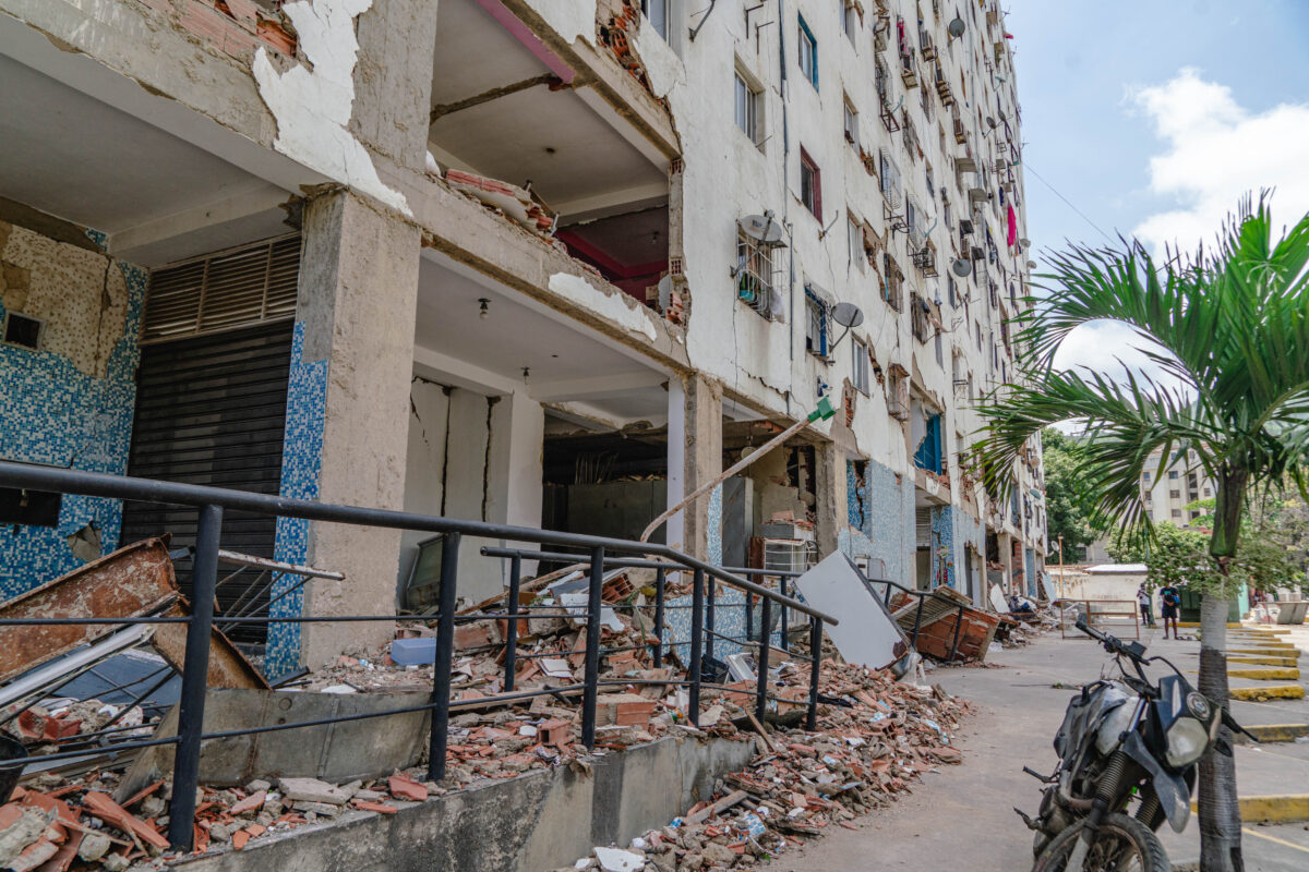 La reconstrucción bajo la lupa: ¿Es seguro volver a edificar en La Guaira?