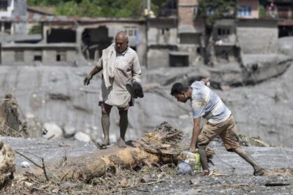 ¿Qué se sabe sobre la mavisa riada que ha devastado todo un valle entre Nepal y el Tíbet?
