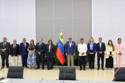 Delegaciones de la AN de 2015 y del gobierno encargado