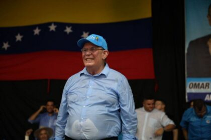 Regresó a Venezuela Omar González, uno de los opositores asilados en la Embajada de Argentina en Caracas