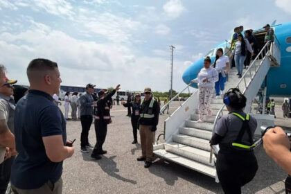 Llegó a Venezuela un vuelo con 147 repatriados de EE UU, el primero desde los terremotos