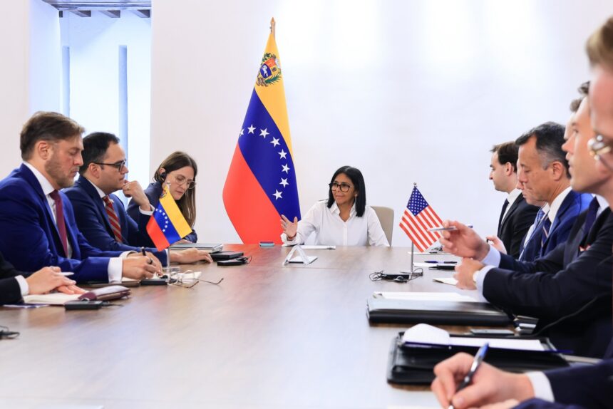 Delcy Rodríguez se reunió en Caracas con delegación del Departamento del Tesoro de EE UU