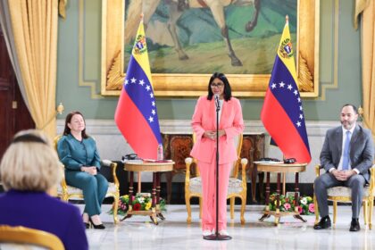 Venezuela firmó acuerdo con empresas de Reino Unido, EAU y Catar para explotación de gas