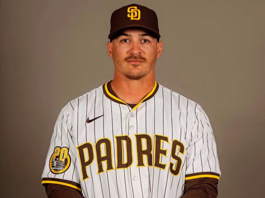 El ICE detuvo a Oswaldo Pirela, expelotero venezolano y coach de los Padres de San Diego