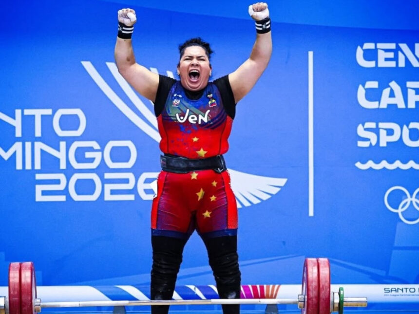 La venezolana Naryury Pérez ganó el oro y estableció récord regional en halterofilia