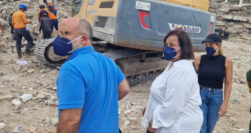 Diputados de la AN de 2015 visitaron La Guaira y recorrieron zonas afectadas por los terremotos