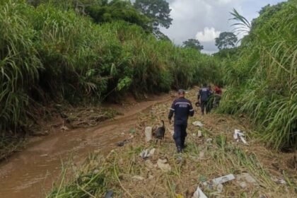 Funcionarios mantienen la búsqueda de pareja desaparecida en Los Teques por las lluvias