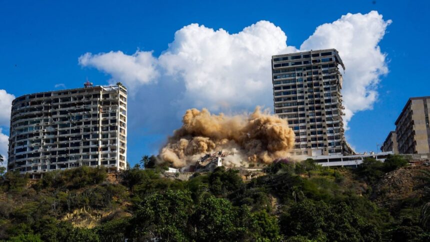 Demolieron el edificio Samantha A en La Guaira por daños estructurales irreversibles