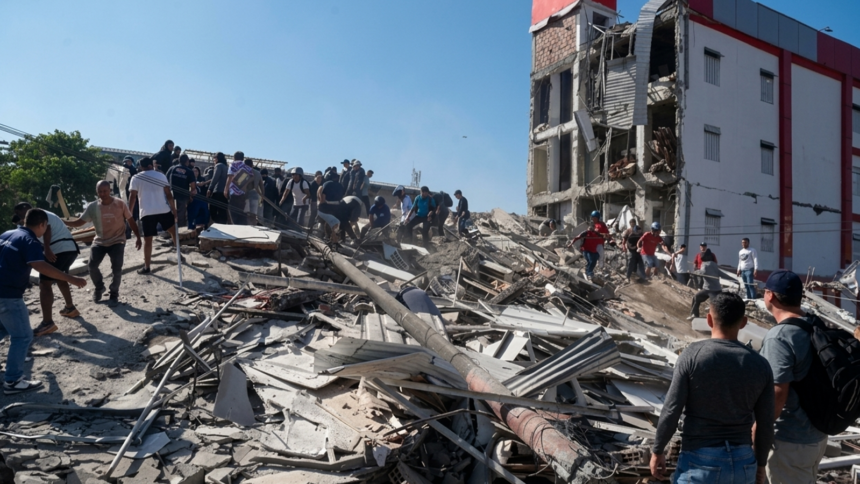 Reportaron la desaparición de tres venezolanos en Cali tras el colapso de un edificio por el terremoto