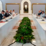 La UE calificó el diálogo entre el gobierno interino y oposición venezolana como una oportunidad para una transición democrática