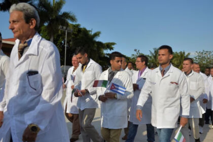 ONG documentaron denuncias de abusos contra médicos cubanos en Venezuela