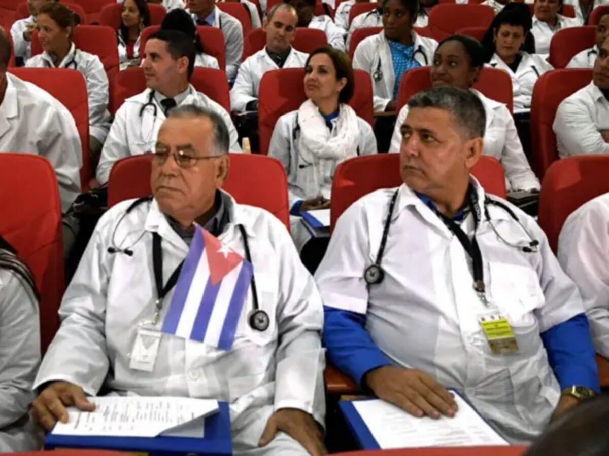 ONG documentaron denuncias de abusos contra médicos cubanos en Venezuela