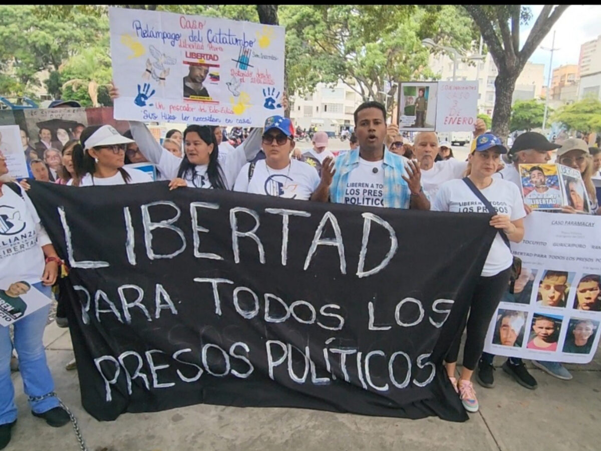 Familiares de presos políticos protestaron frente al Ministerio Público